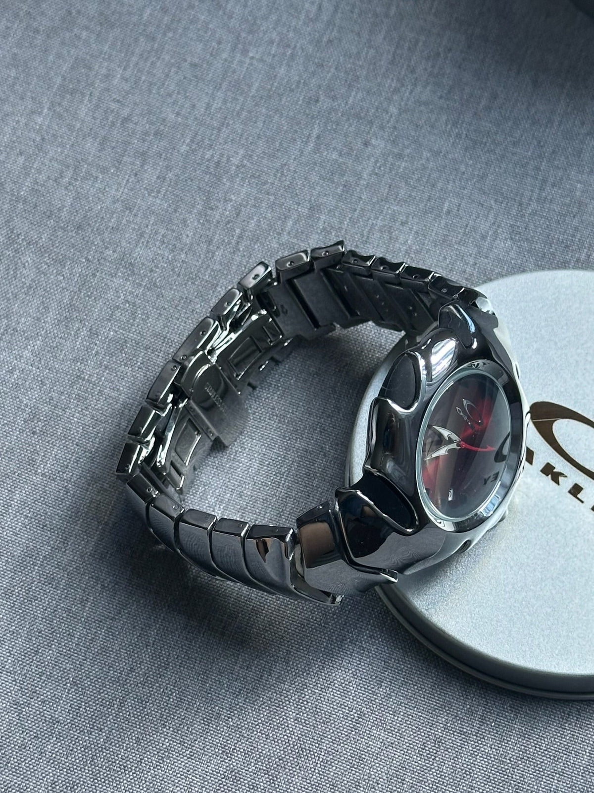 Oakley Blade Watch – Red dial Silver SHINY Stainless Steel, Swiss Movement, Collectible Men’s Watch