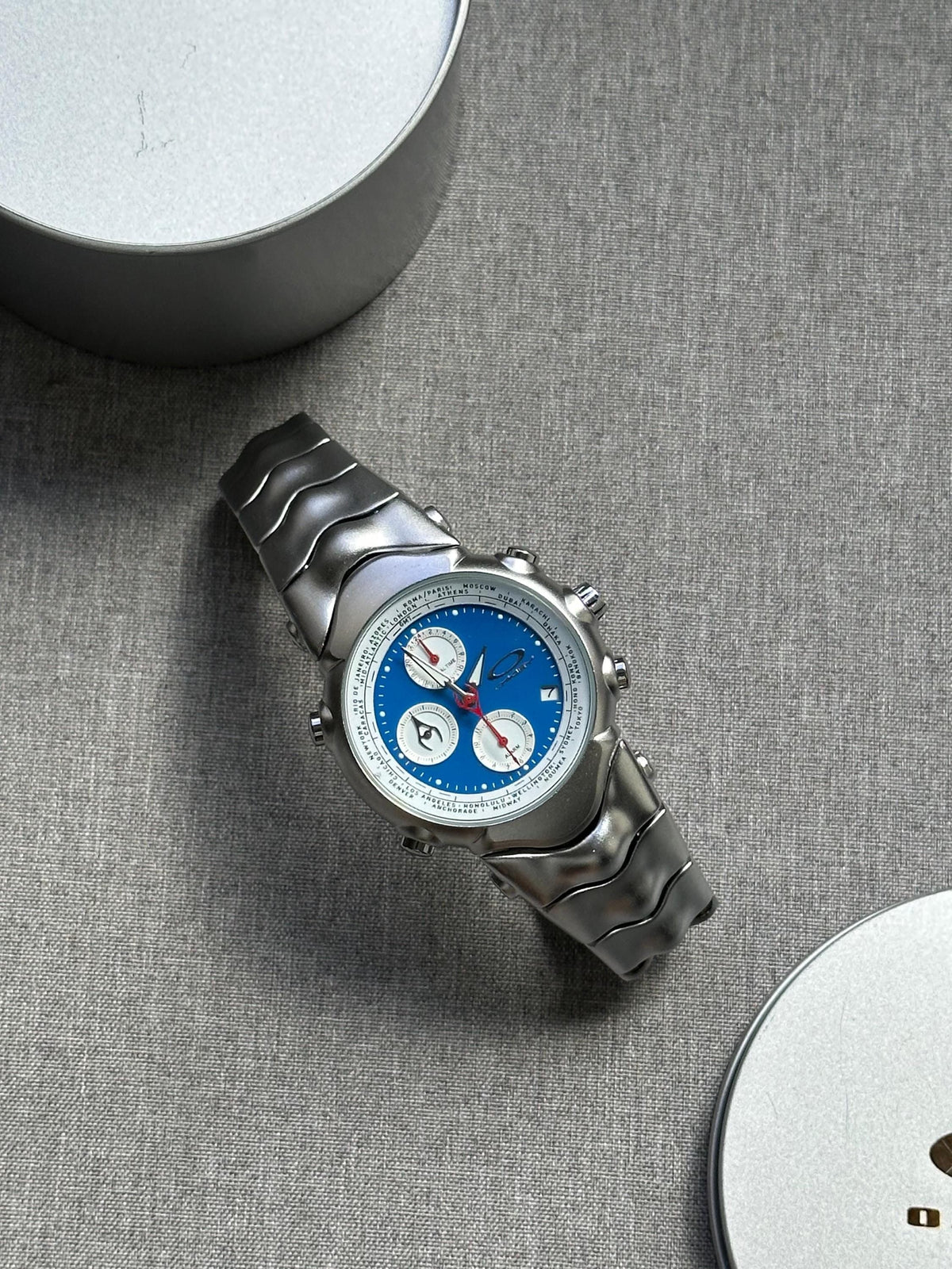 Oakley Judge Chronograph Watch – Black/Blue/White Dial, Matte Brushed Stainless Steel Bracelet, Swiss Movement